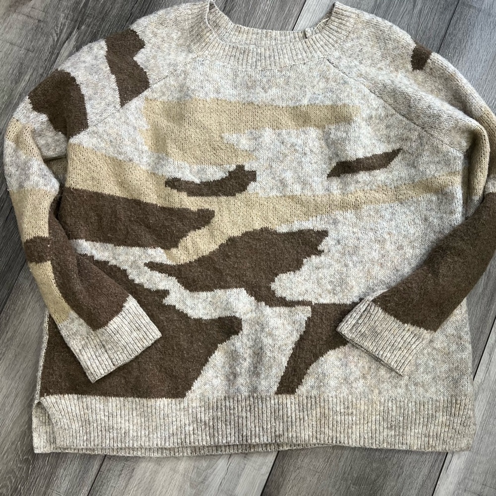 Camouflage Patterned Sweater